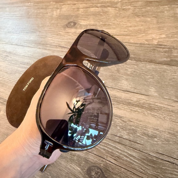 Tom Ford Oscar TF881 56C Tortoise Grey Retro Sunglasses Frame 60-14-140 - Picture 10 of 15